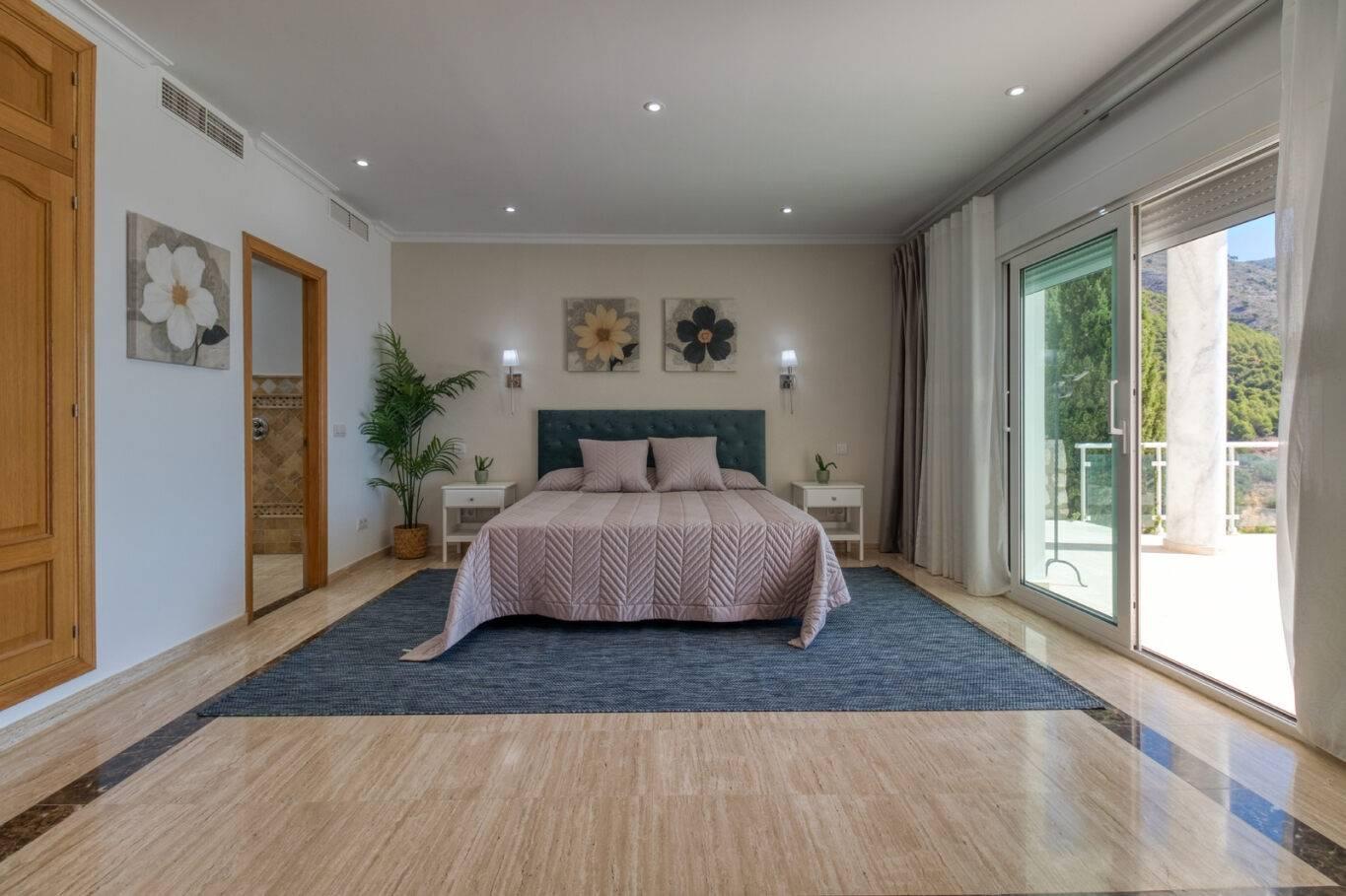 Chalet for Sale in Mijas