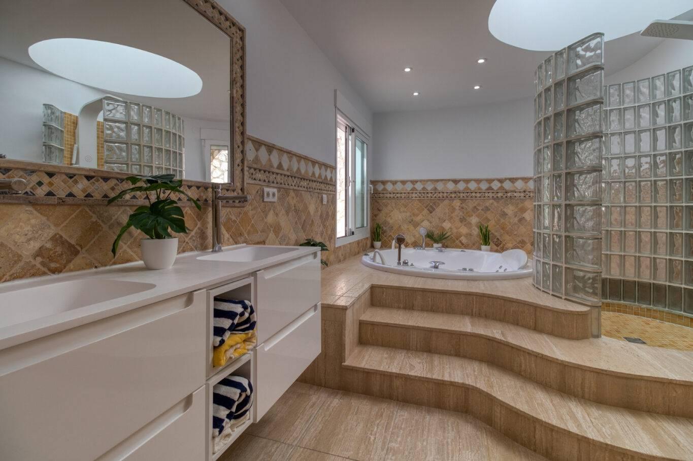 Chalet for Sale in Mijas