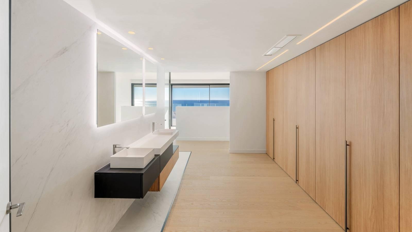 Flat for Sale in Benalmádena
