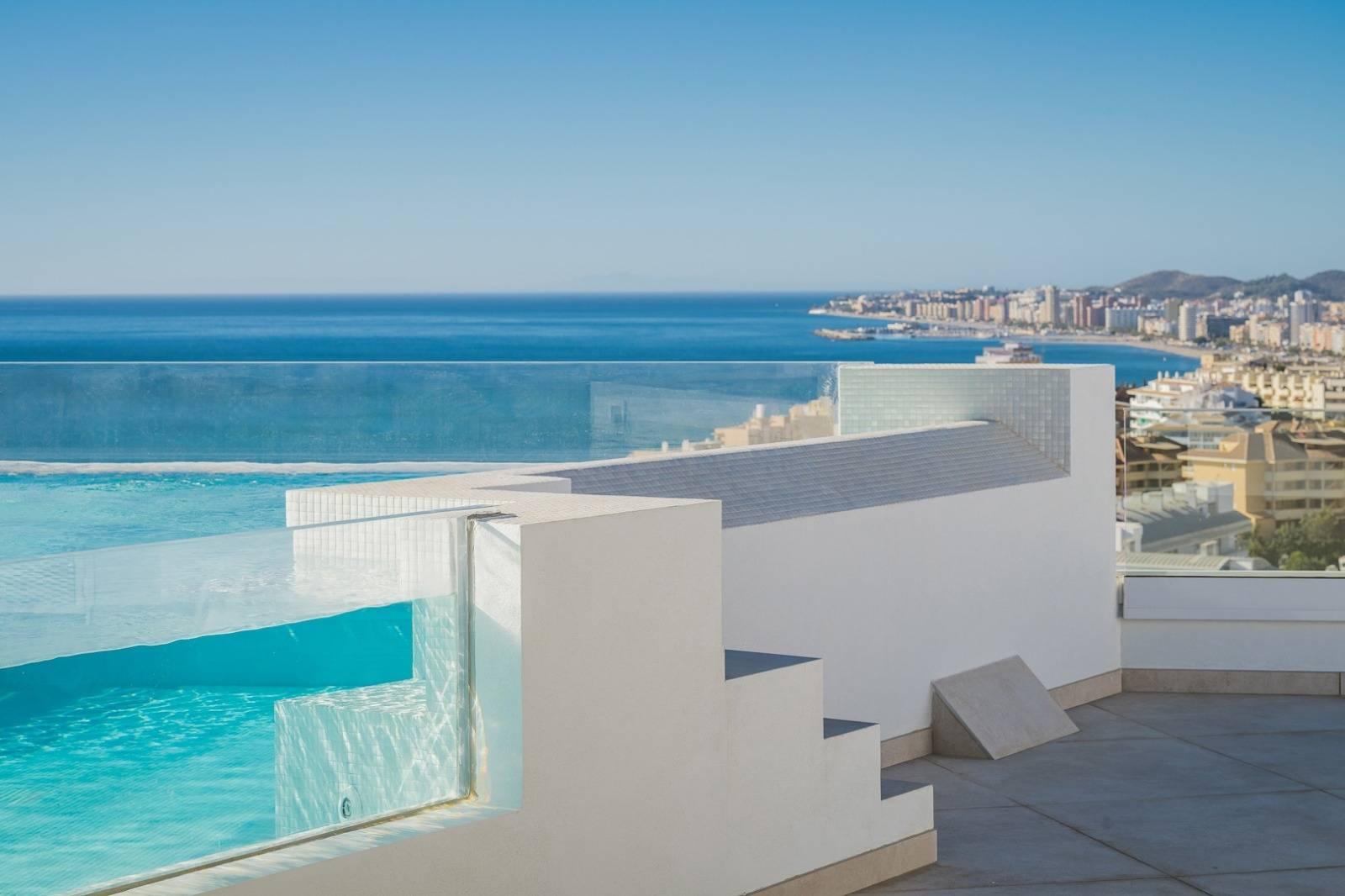 Flat for Sale in Benalmádena