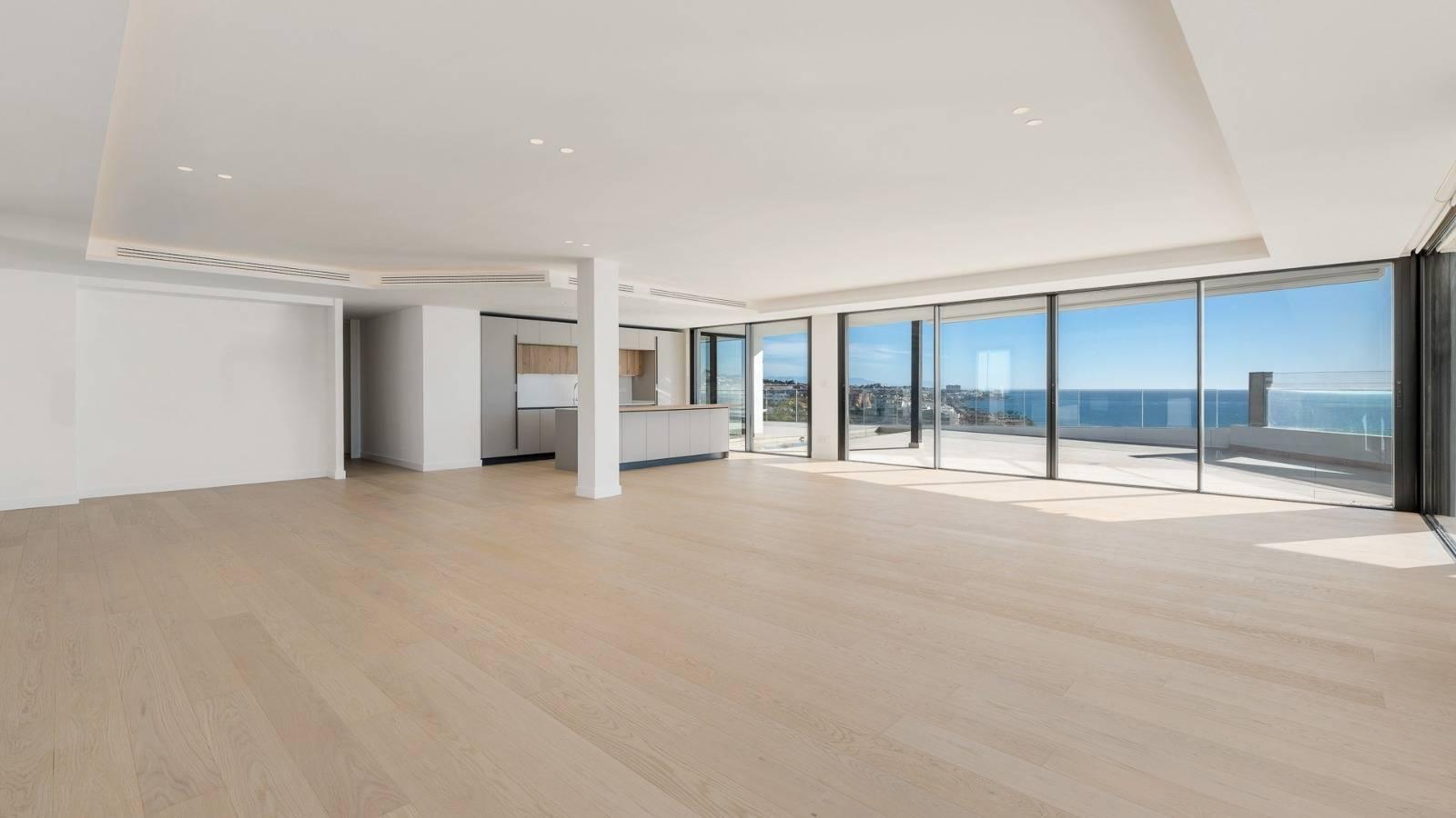 Flat for Sale in Benalmádena
