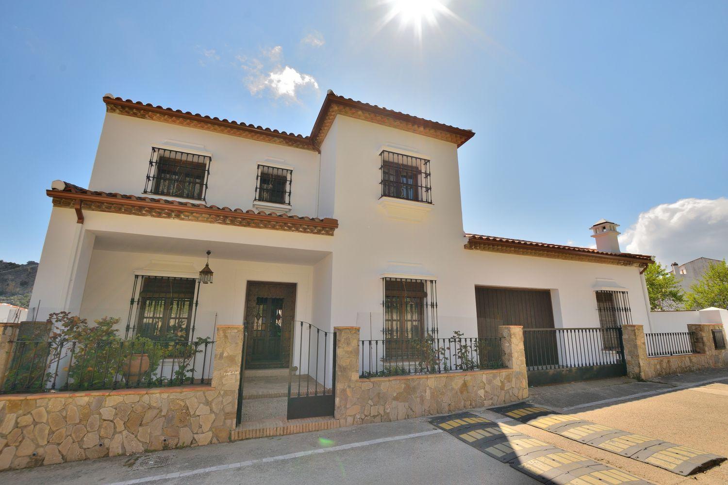 House for Sale in Montejaque