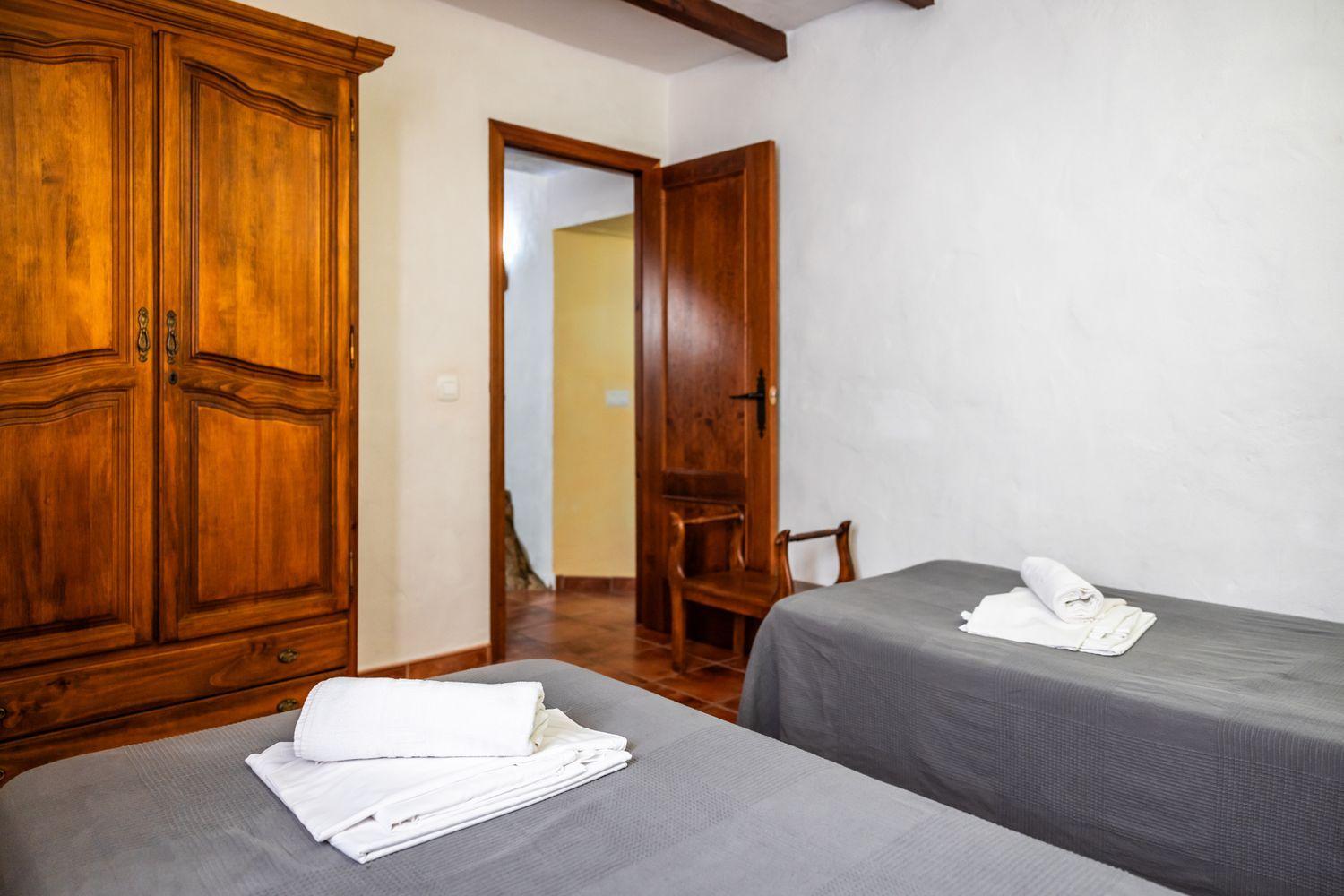Building for Sale in Montejaque