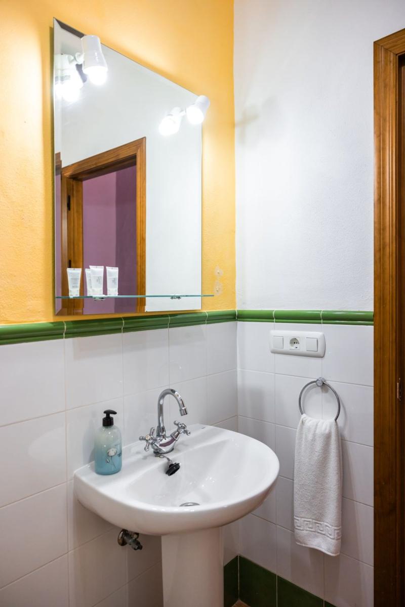 Building for Sale in Montejaque
