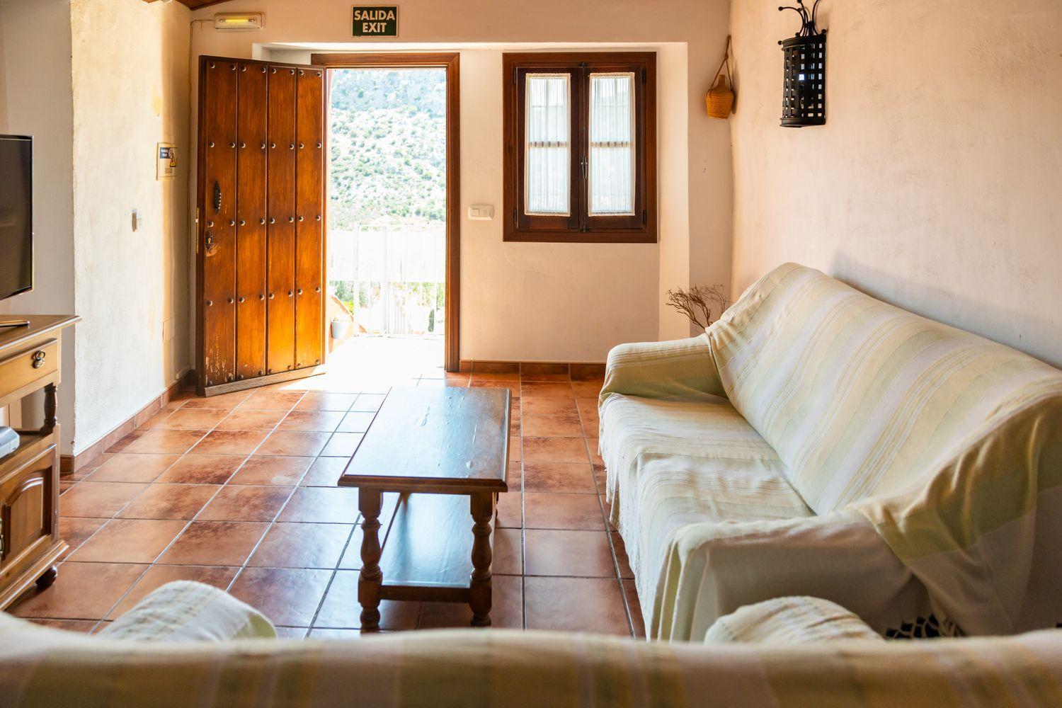 Building for Sale in Montejaque