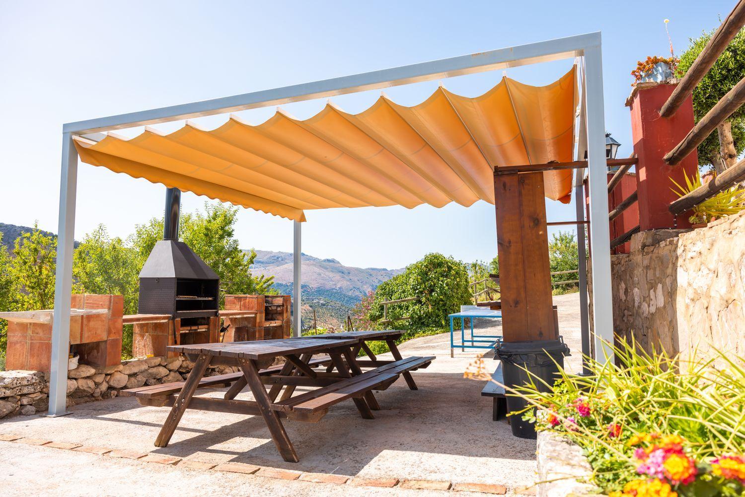Building for Sale in Montejaque