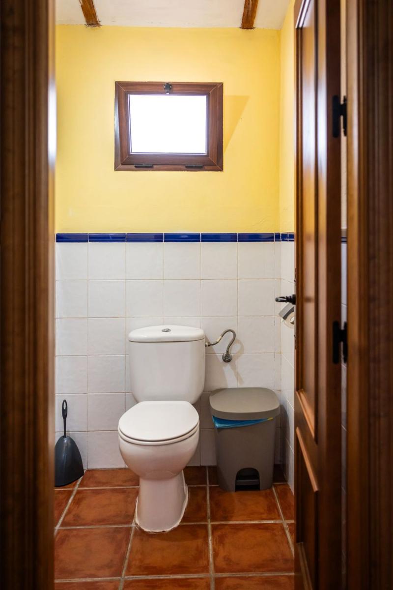 Building for Sale in Montejaque