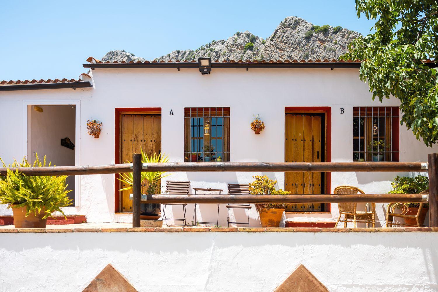 Building for Sale in Montejaque