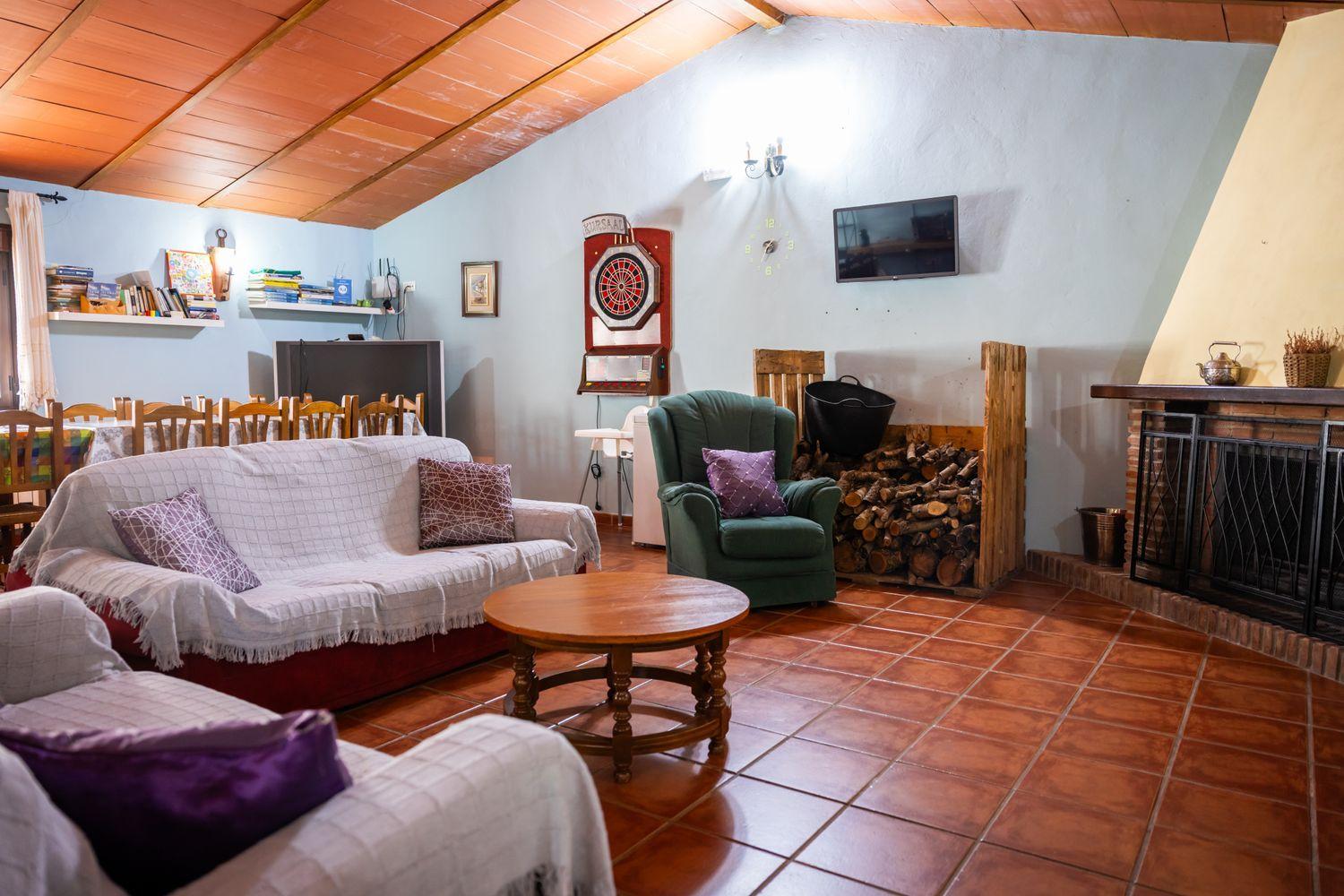 Building for Sale in Montejaque