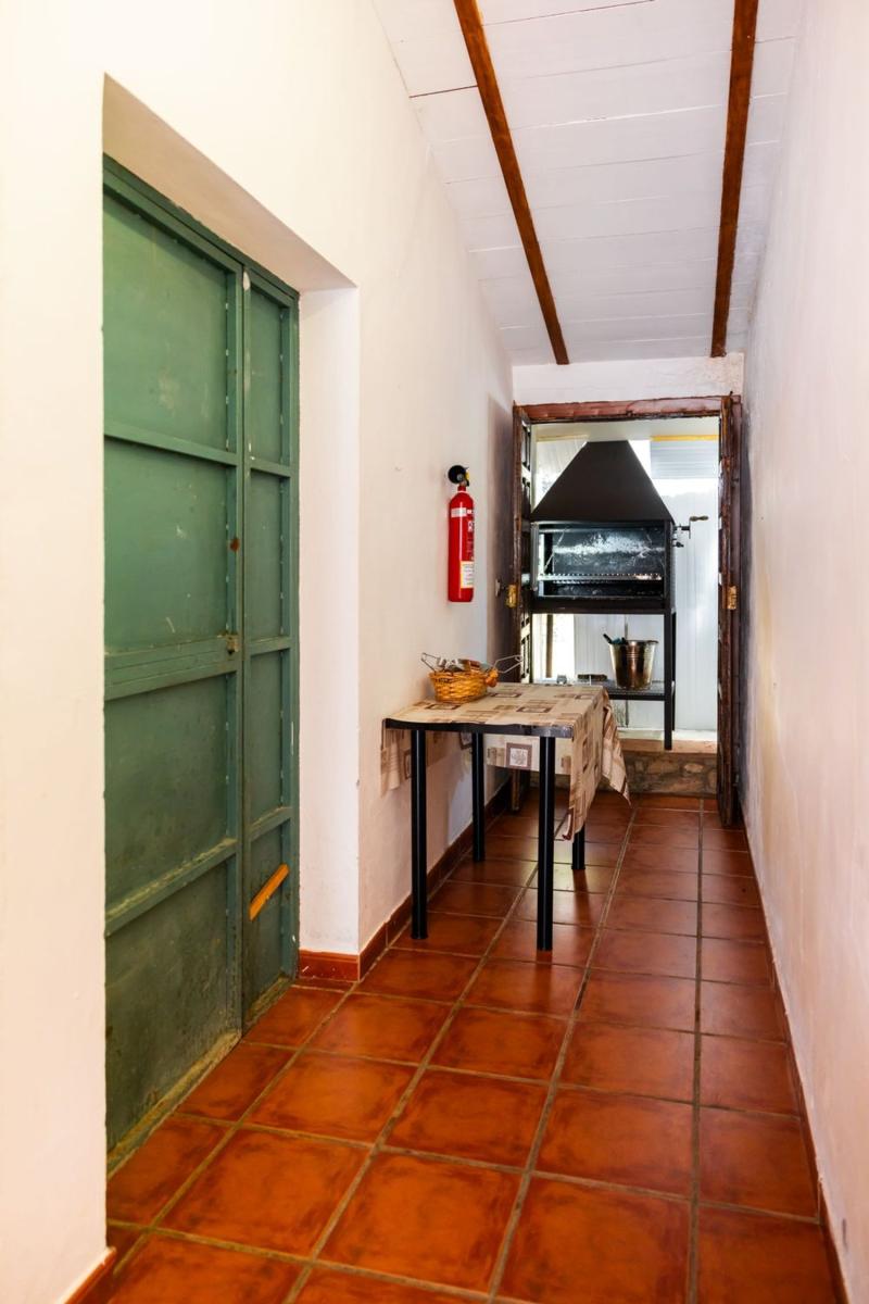 Building for Sale in Montejaque