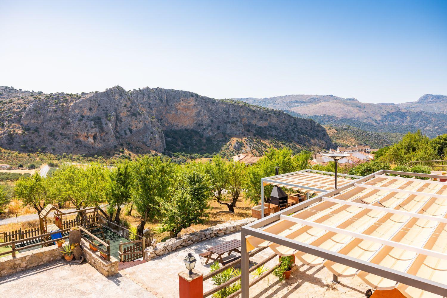 Building for Sale in Montejaque