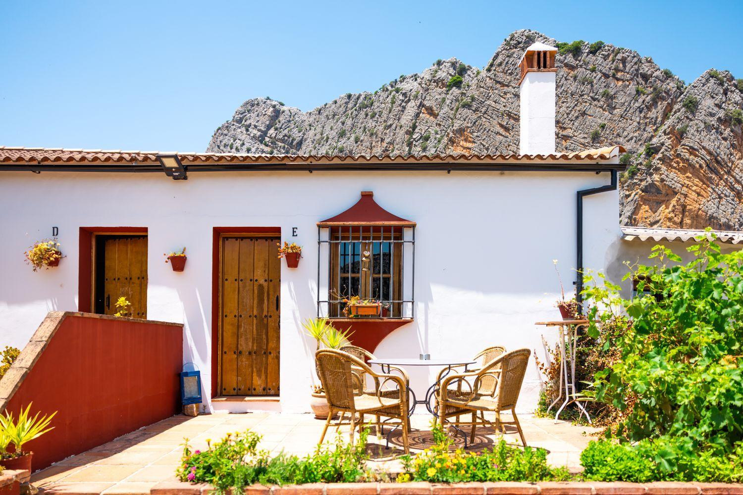 Building for Sale in Montejaque