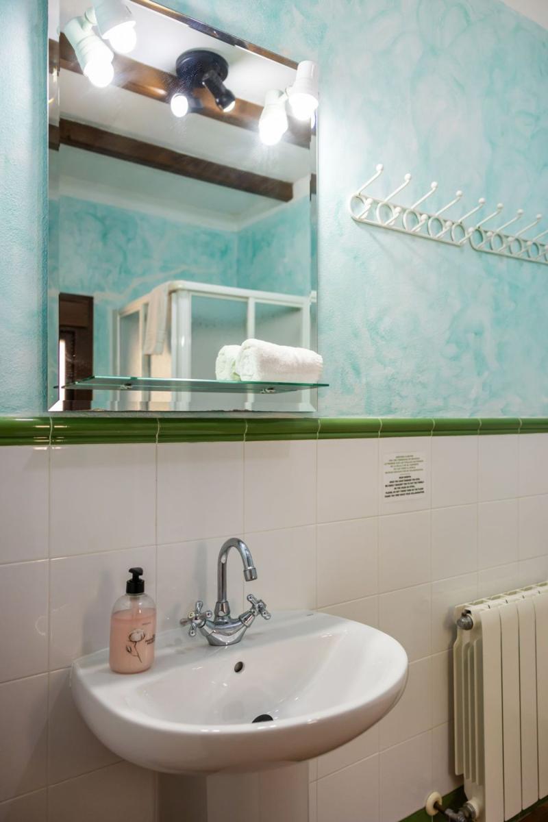 Building for Sale in Montejaque
