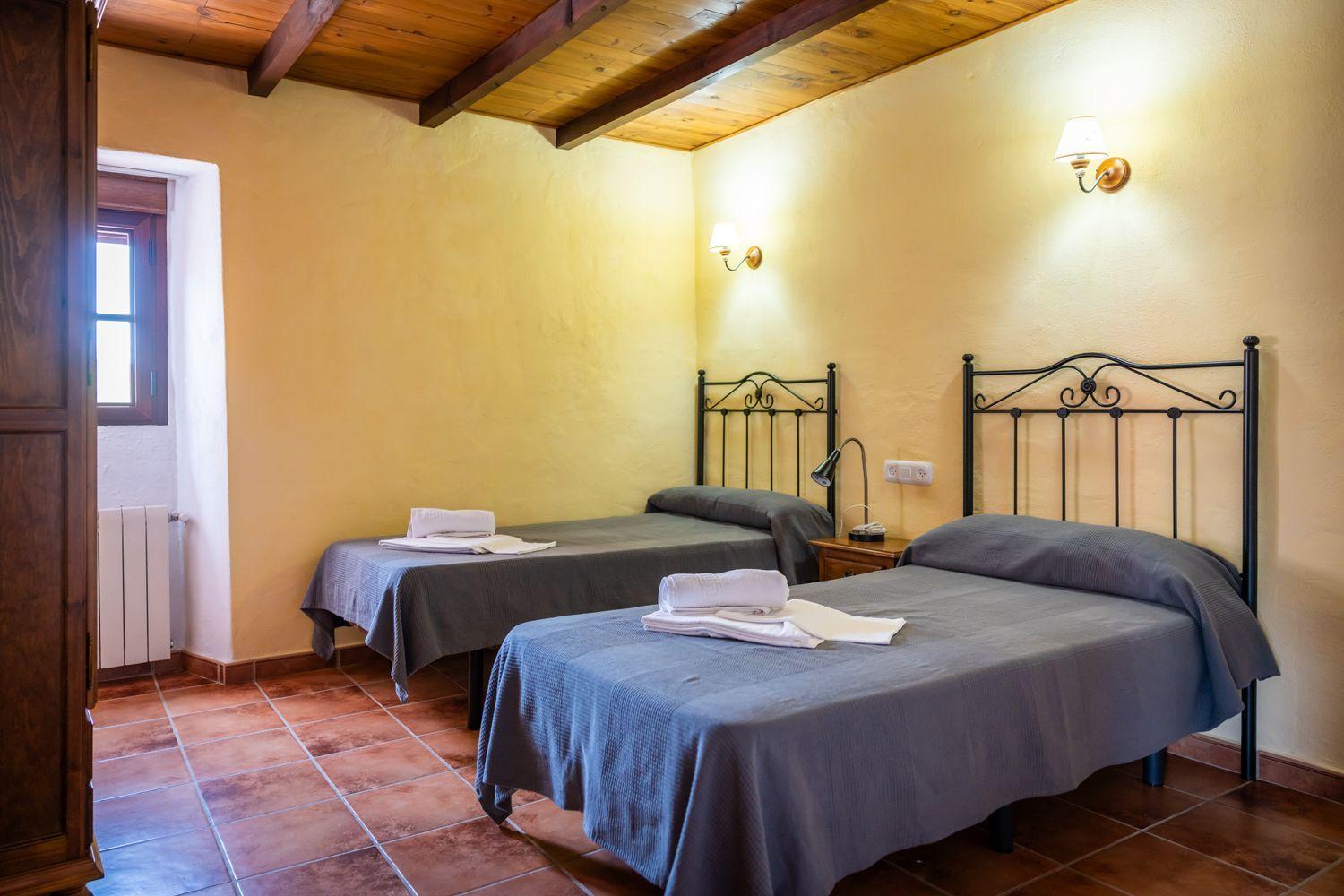 Building for Sale in Montejaque
