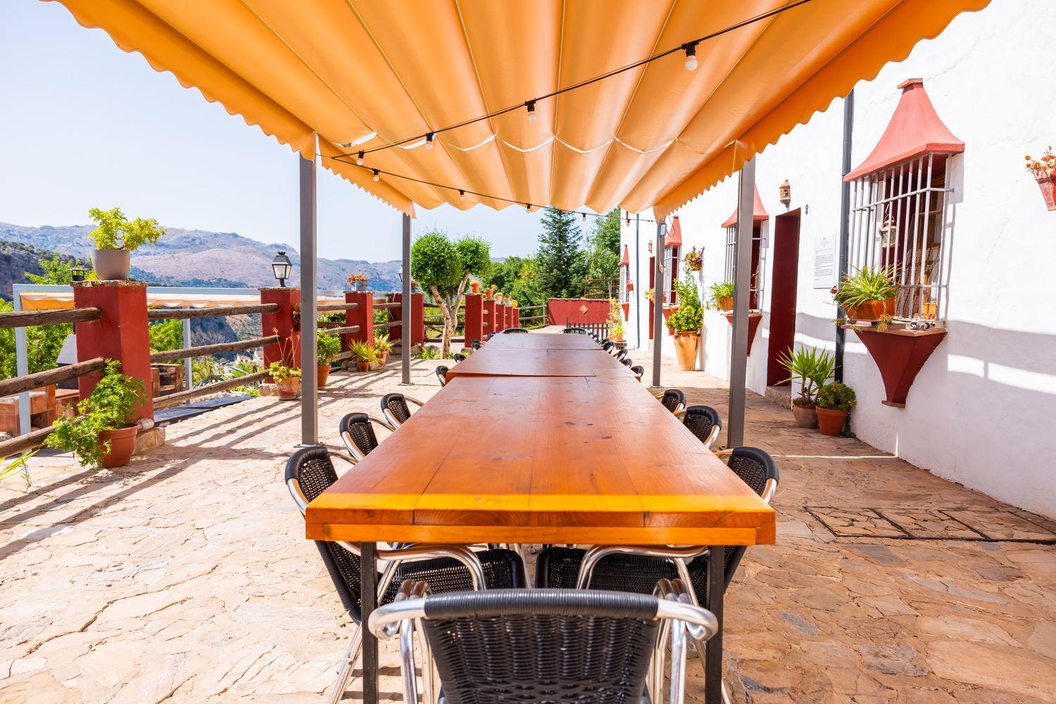 Building for Sale in Montejaque