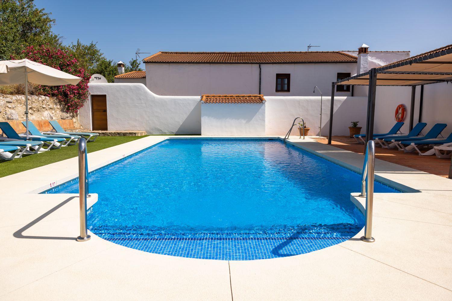 Building for Sale in Montejaque