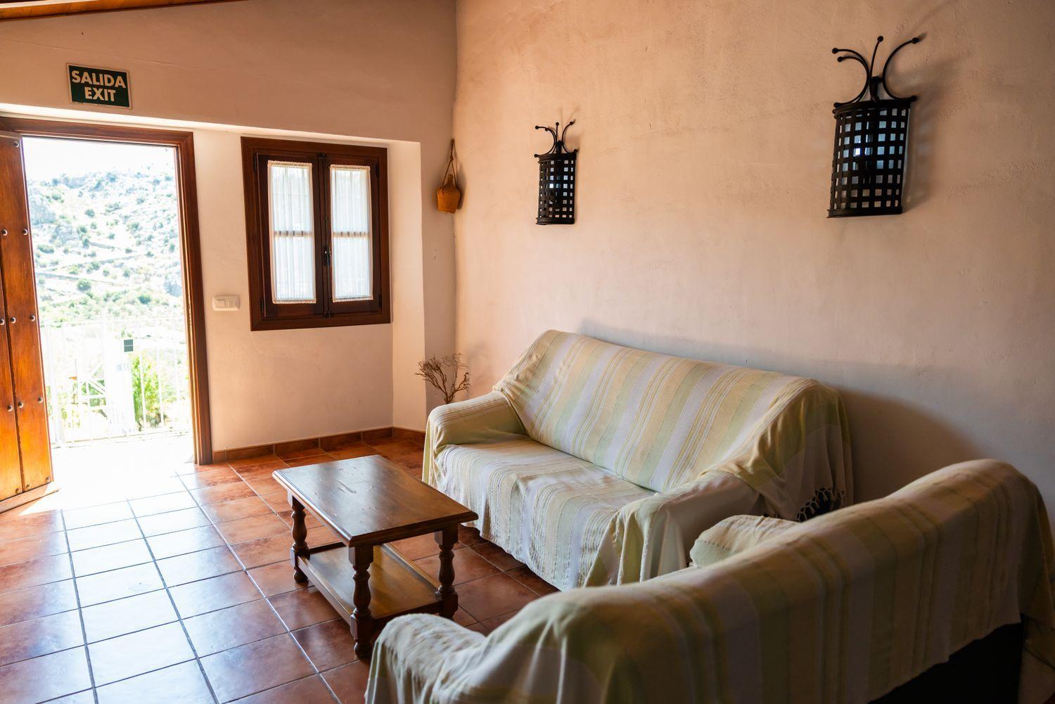 Building for Sale in Montejaque