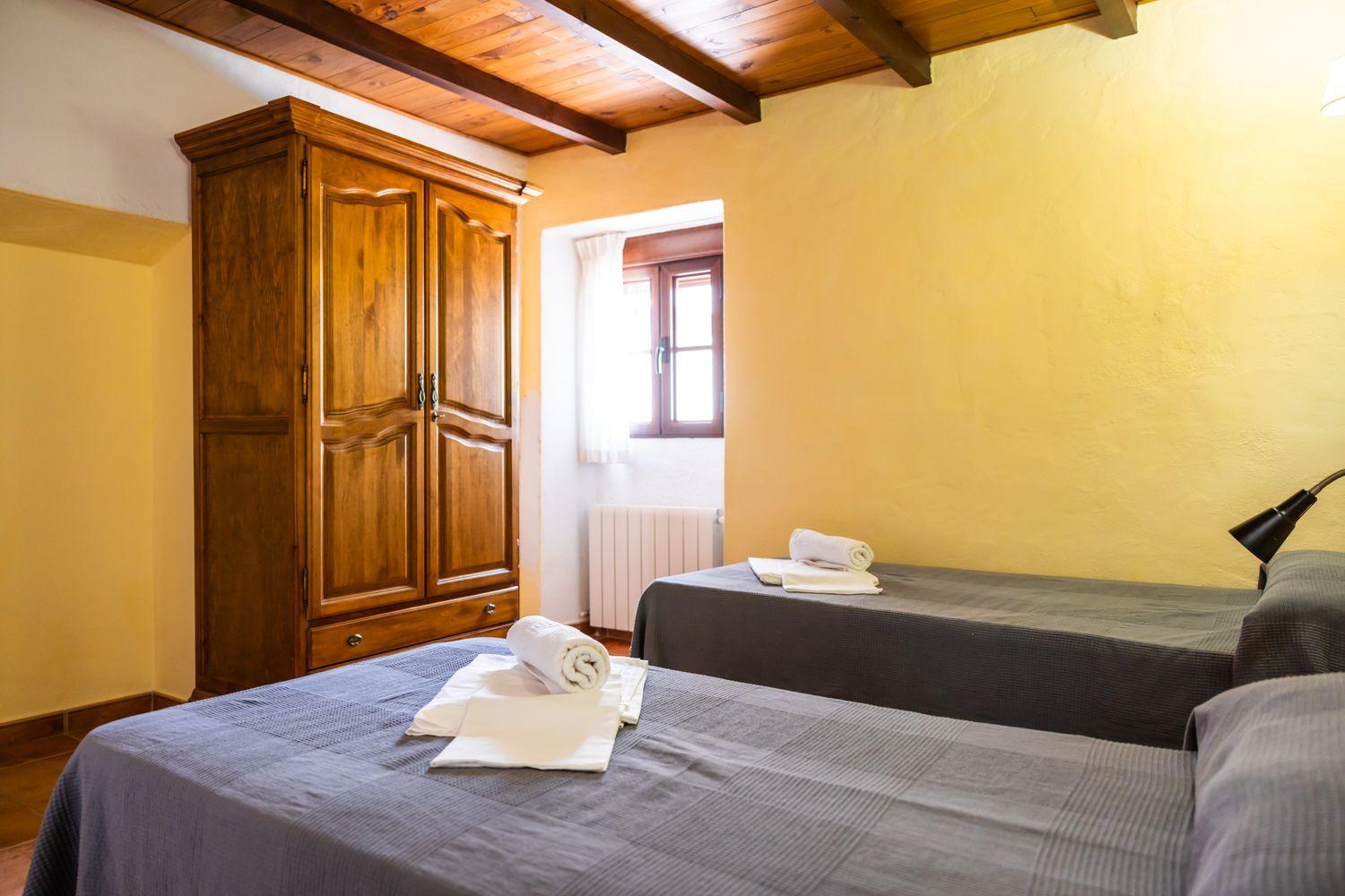 Building for Sale in Montejaque