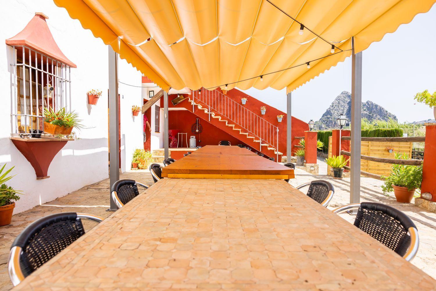 Building for Sale in Montejaque