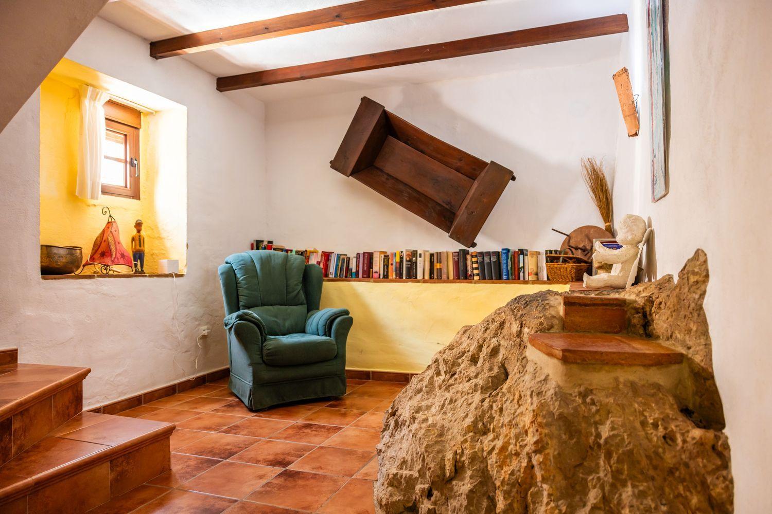 Building for Sale in Montejaque