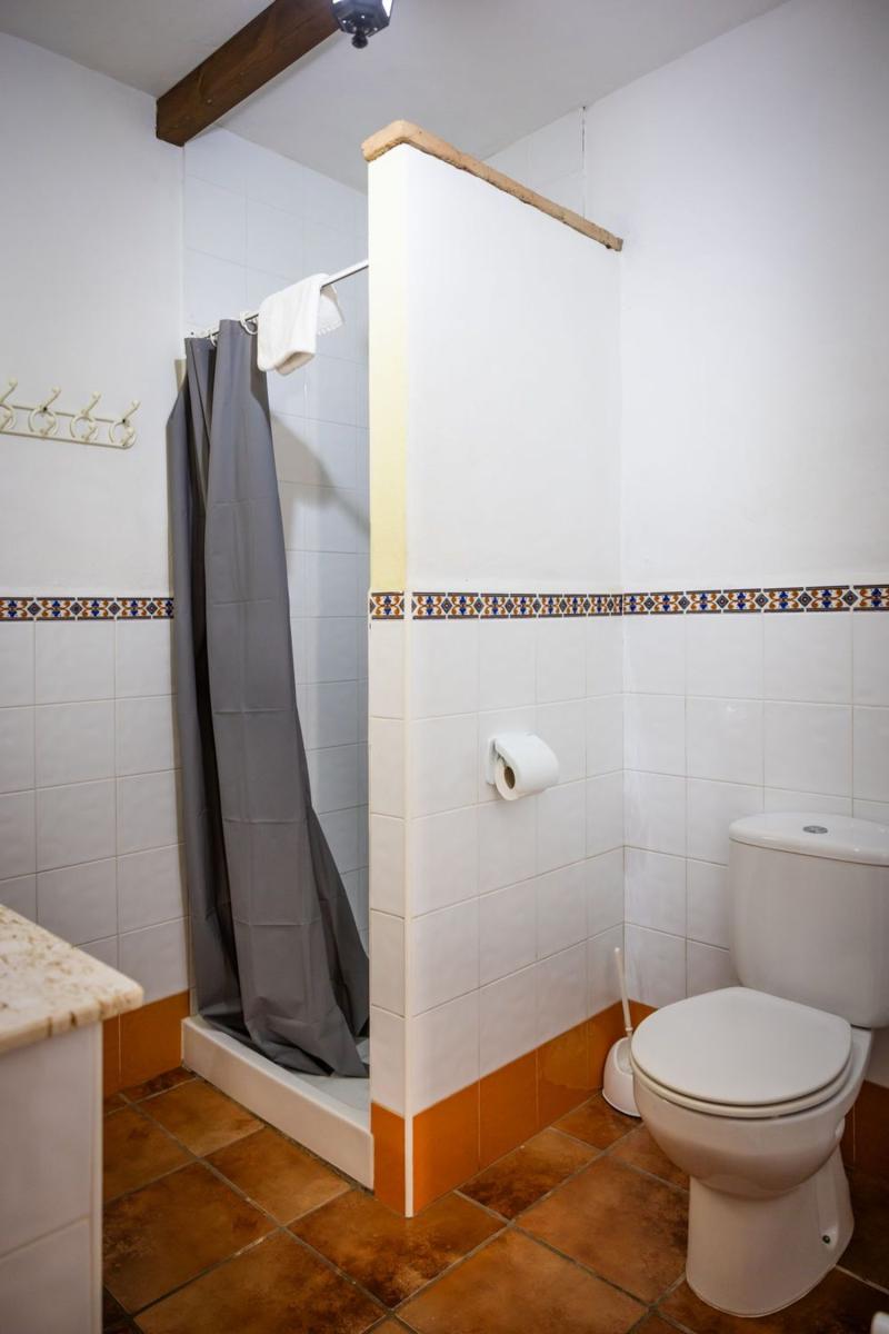 Building for Sale in Montejaque