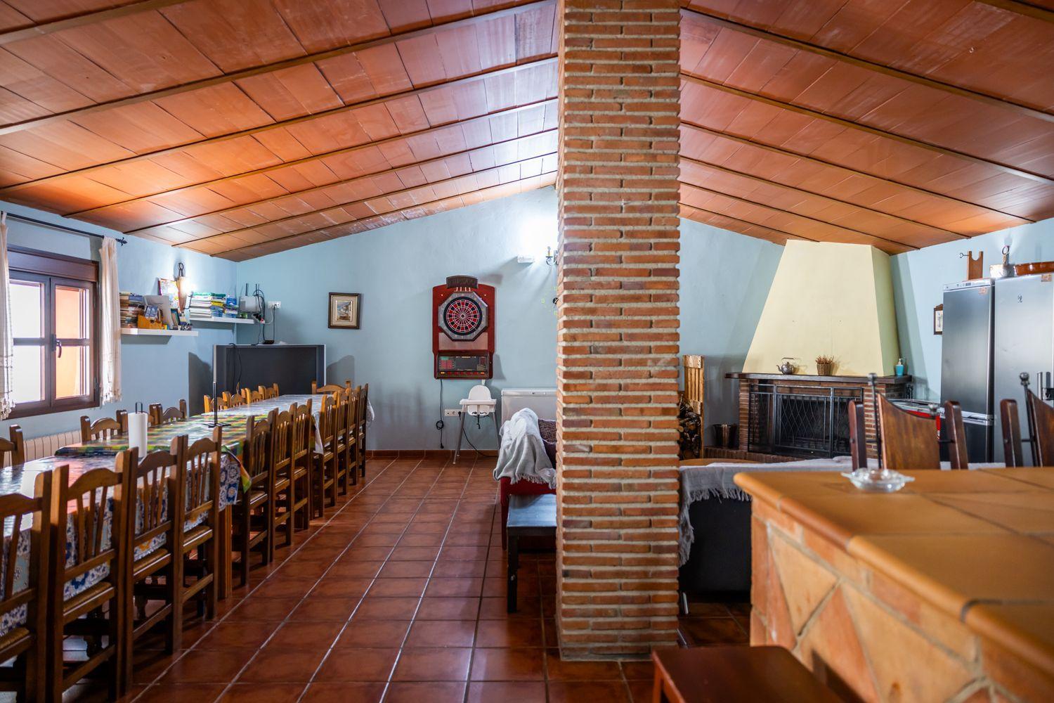 Building for Sale in Montejaque