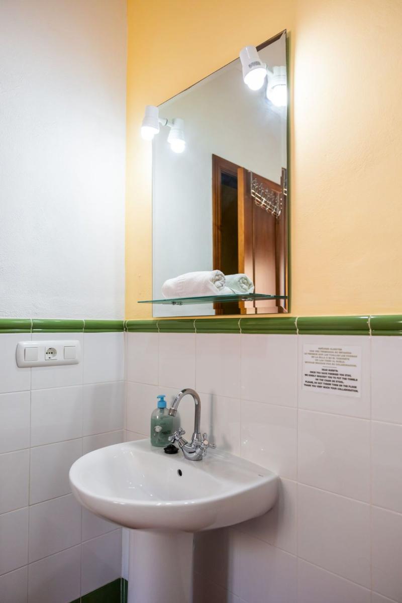 Building for Sale in Montejaque