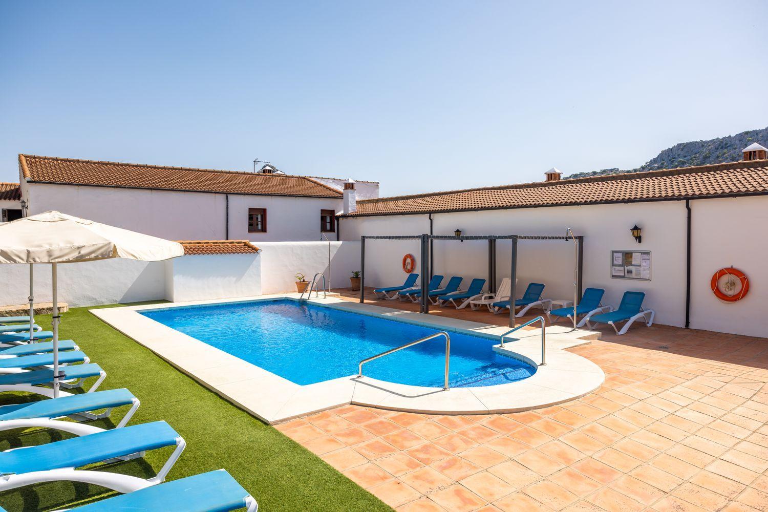 Building for Sale in Montejaque