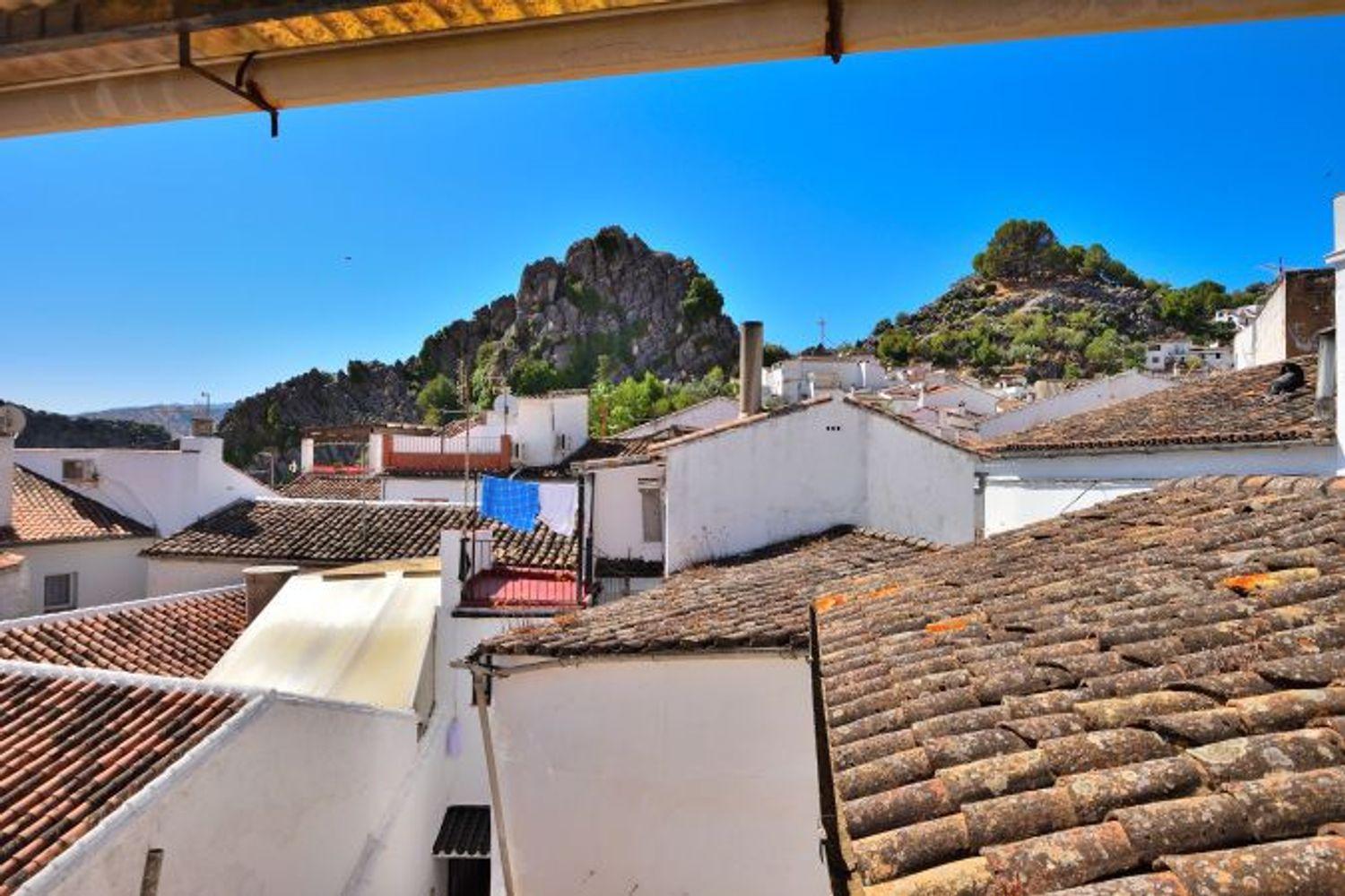 Terraced House for Sale in Montejaque
