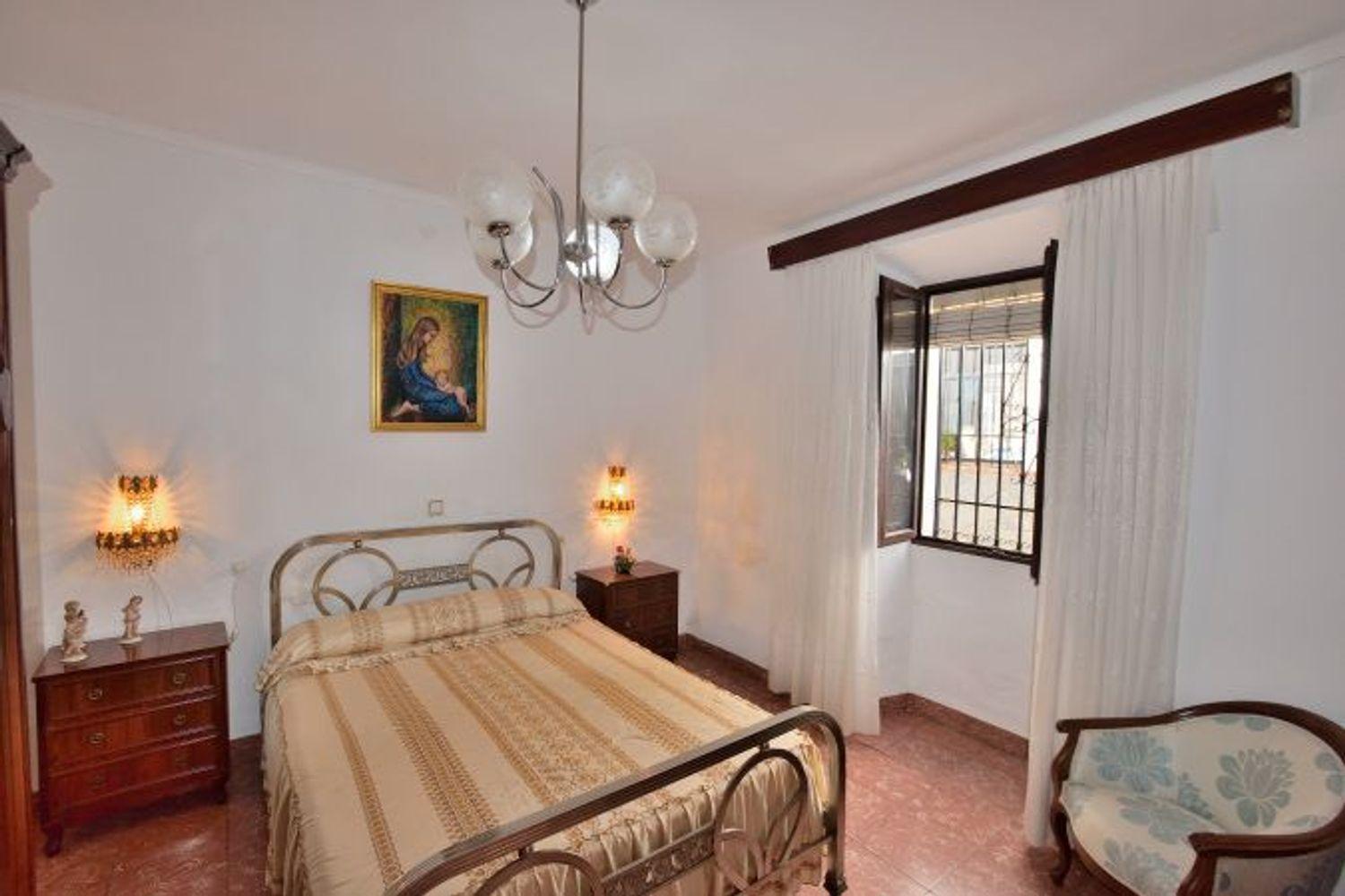 Terraced House for Sale in Montejaque