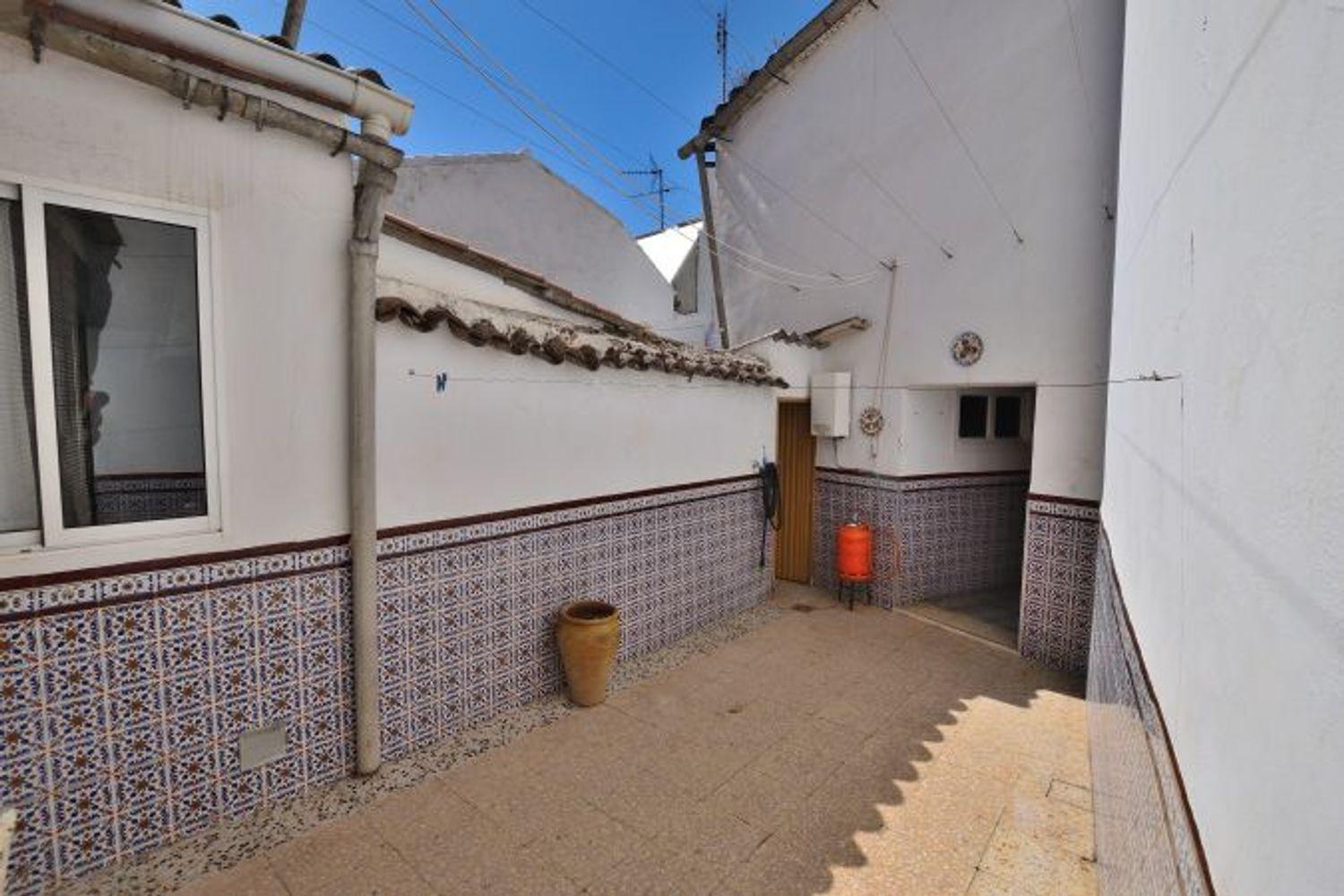 Terraced House for Sale in Montejaque