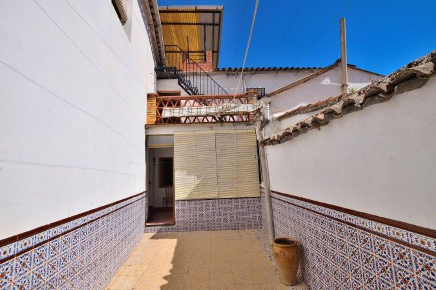 Terraced House for Sale in Montejaque