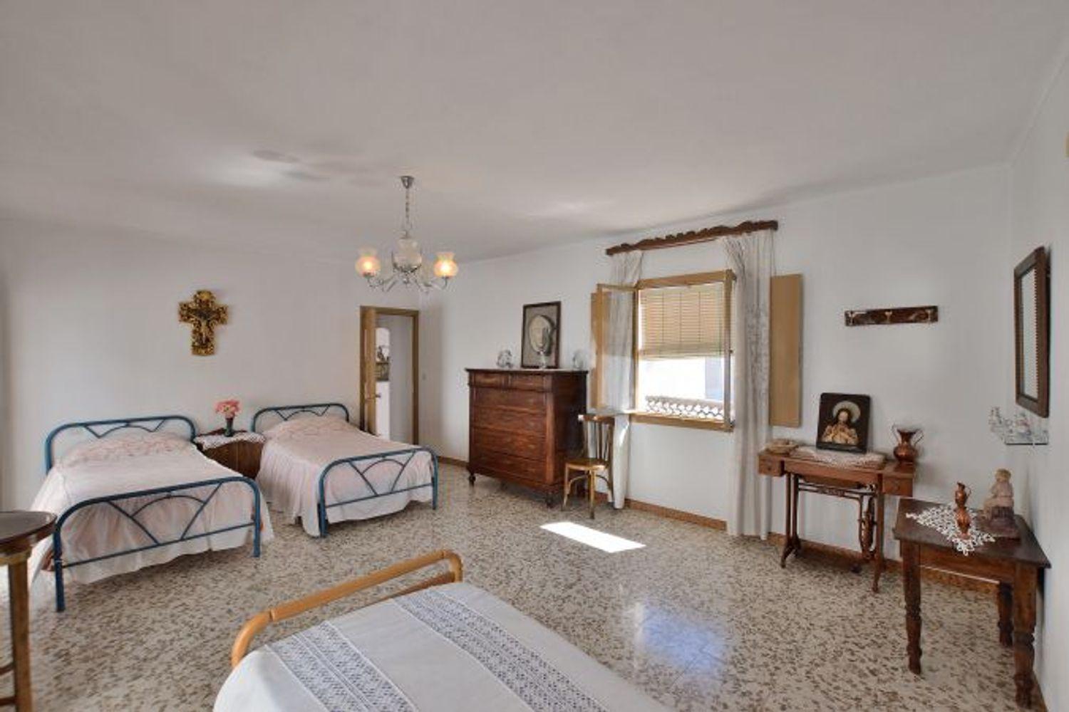 Terraced House for Sale in Montejaque