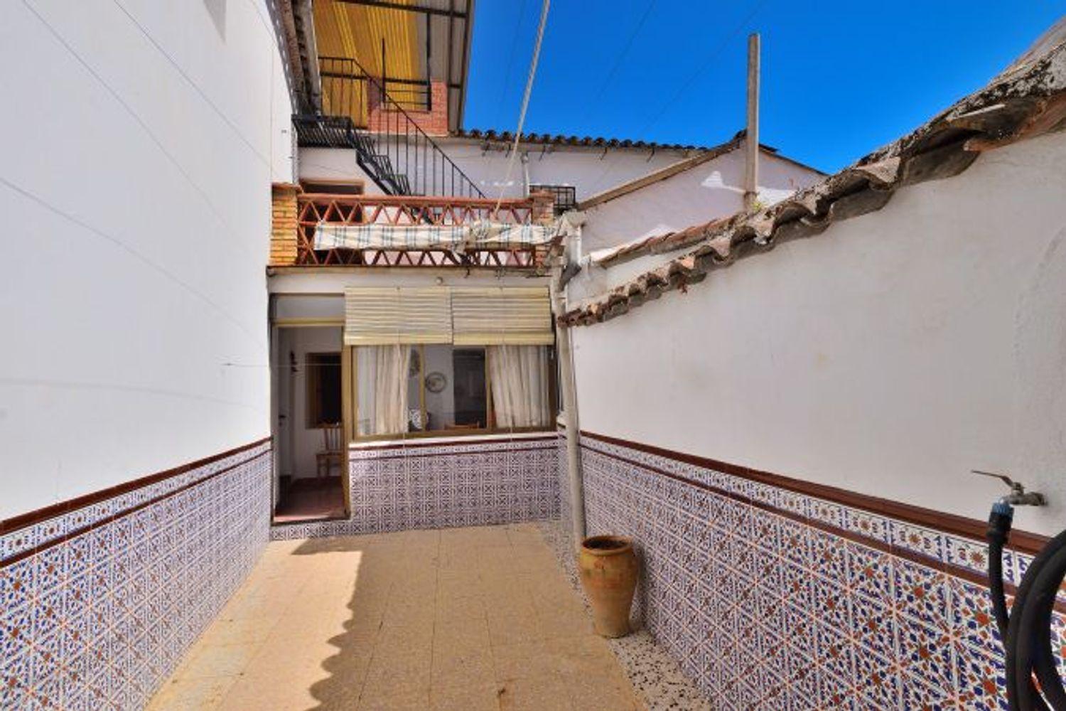 Terraced House for Sale in Montejaque