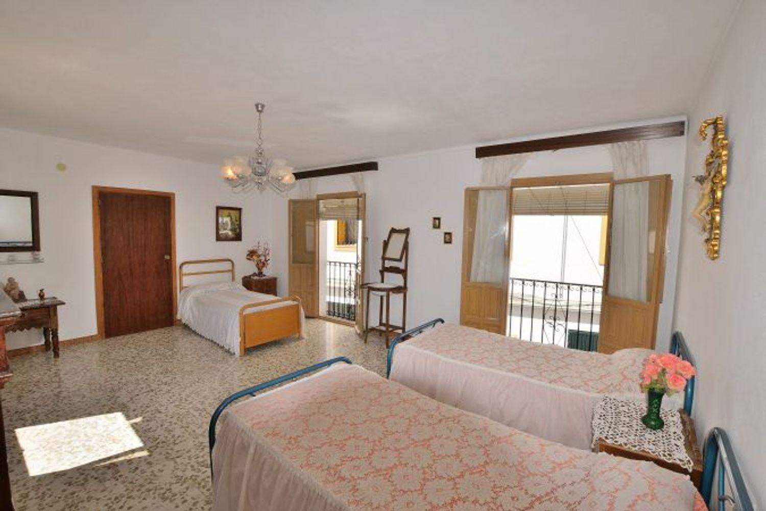 Terraced House for Sale in Montejaque