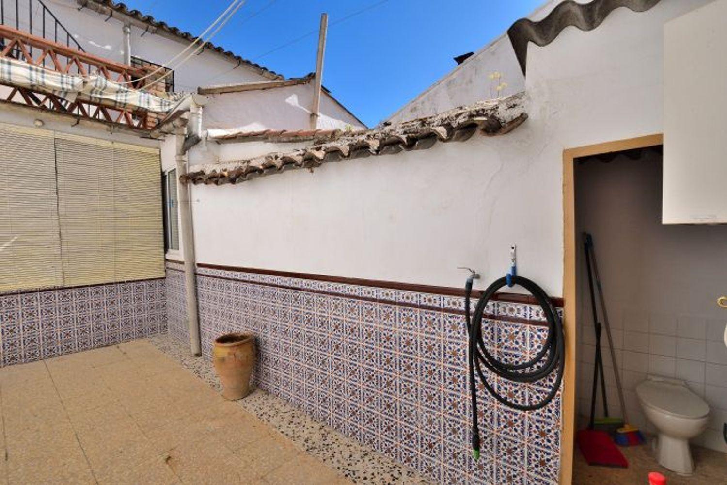 Terraced House for Sale in Montejaque