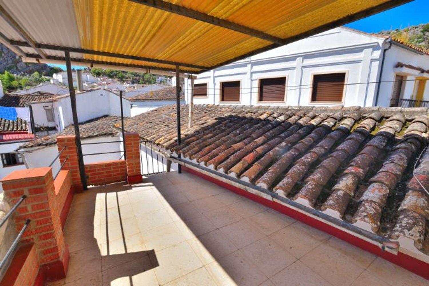 Terraced House for Sale in Montejaque