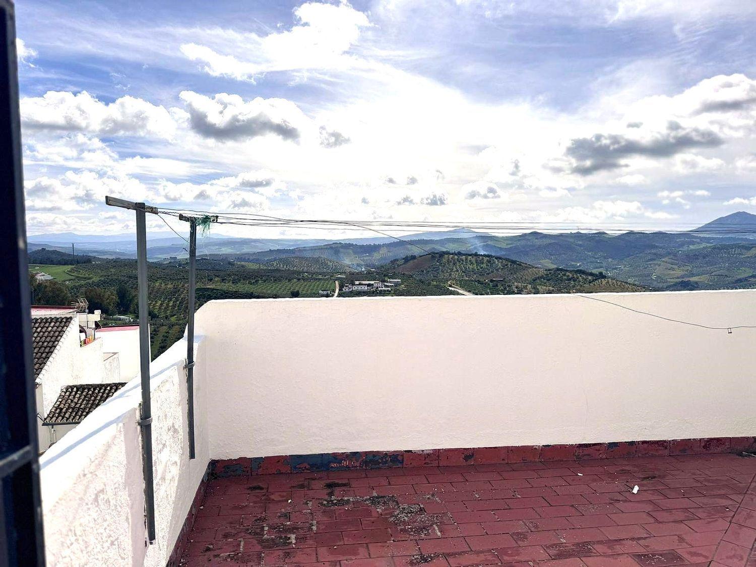 Semi-detached House for Sale in Olvera