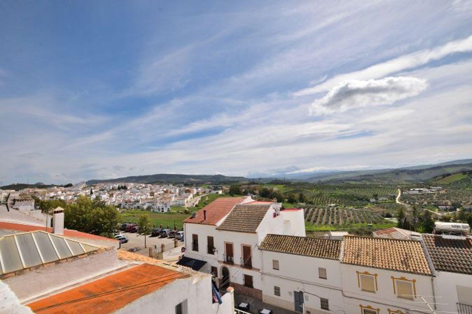 Semi-detached House for Sale in Olvera