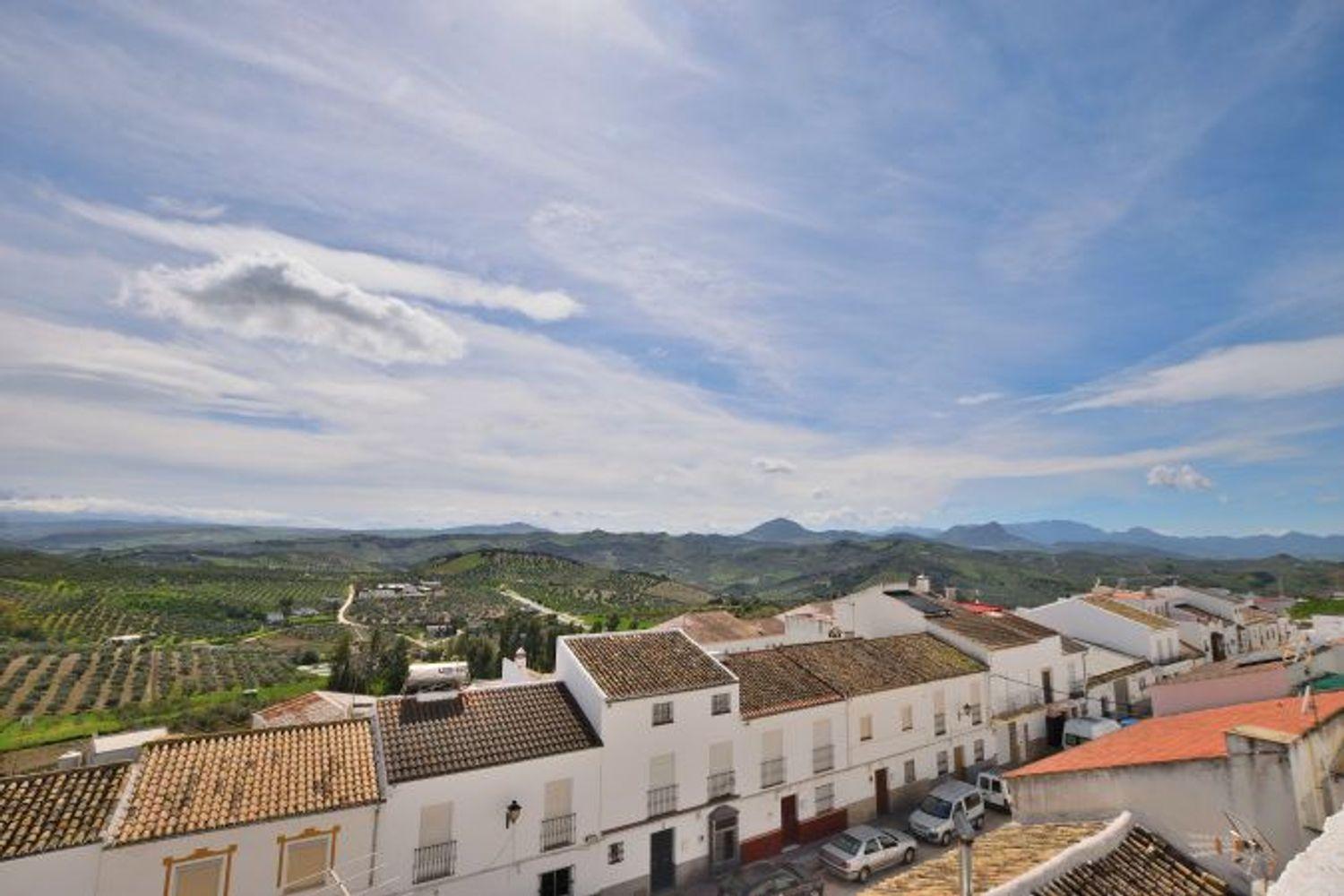 Semi-detached House for Sale in Olvera