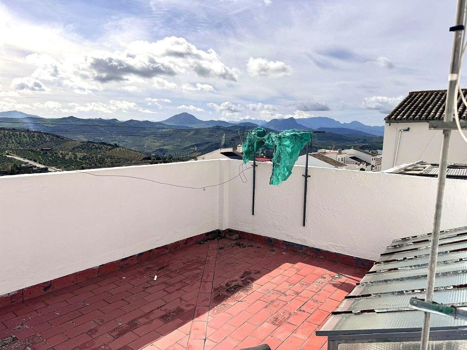 Semi-detached House for Sale in Olvera
