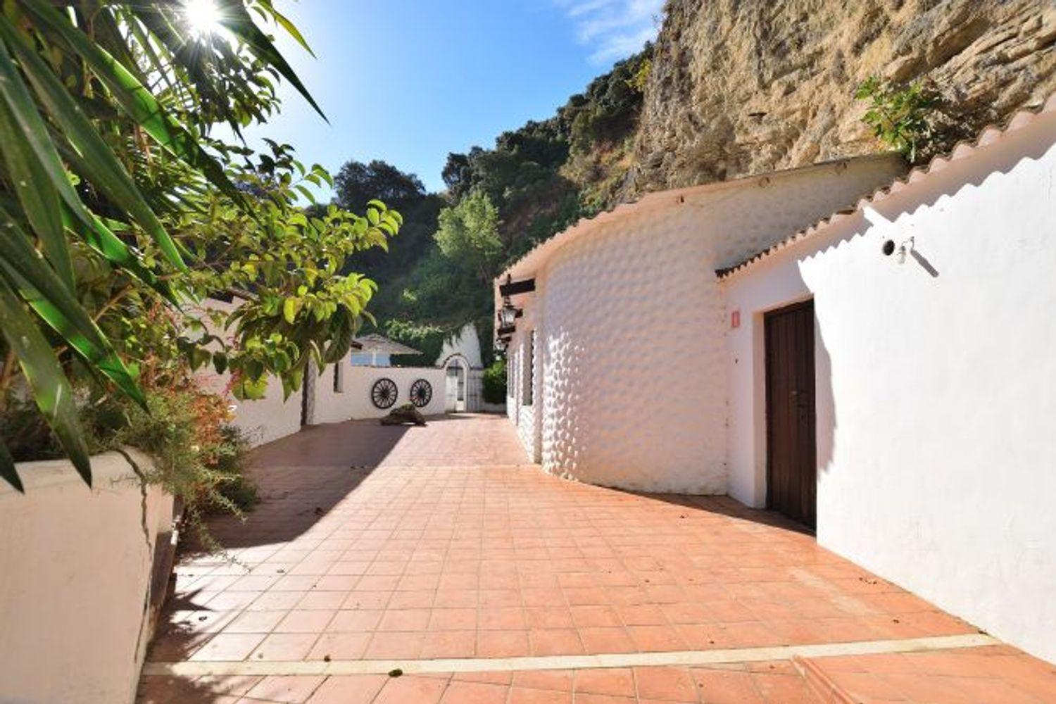 House for Sale in Arriate