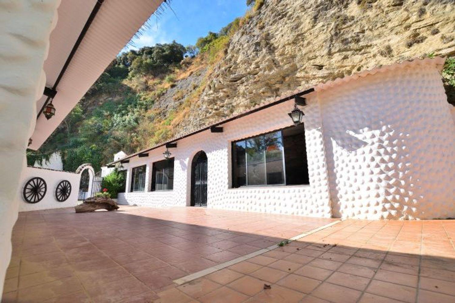 House for Sale in Arriate
