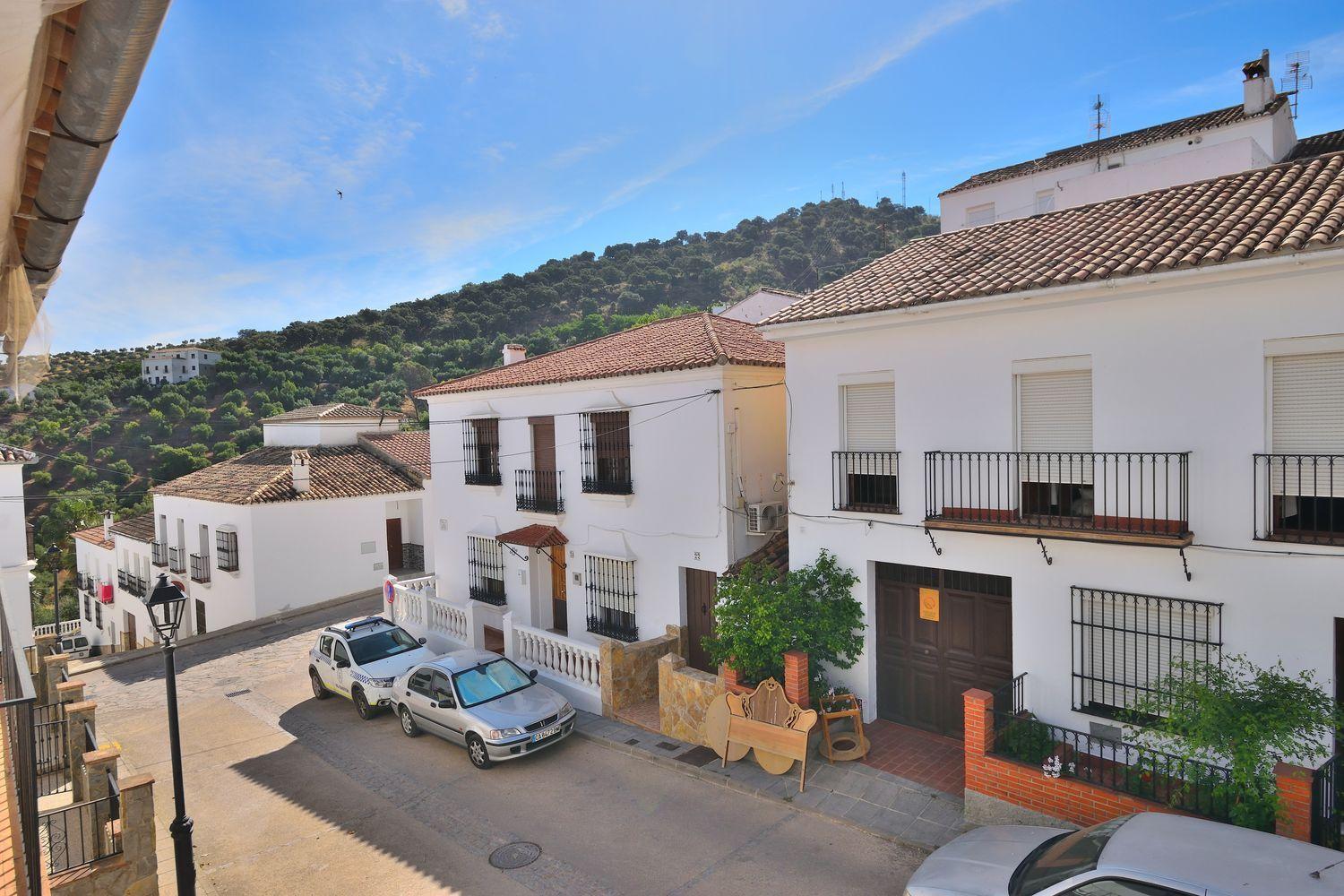 Duplex for Sale in El Gastor