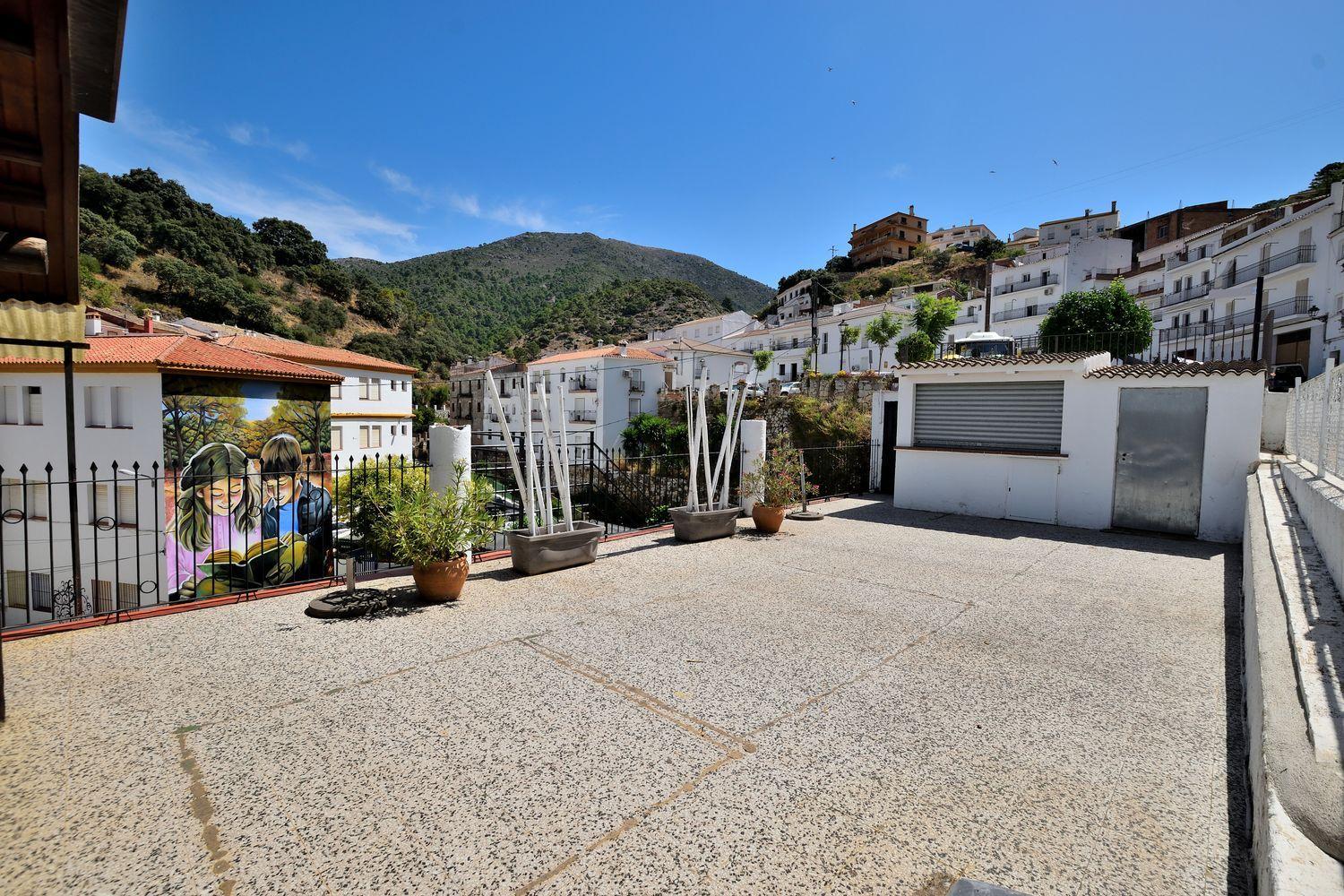 Premise for Sale in Igualeja