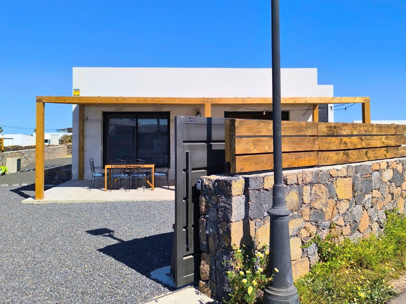 Chalet for Sale in La Oliva