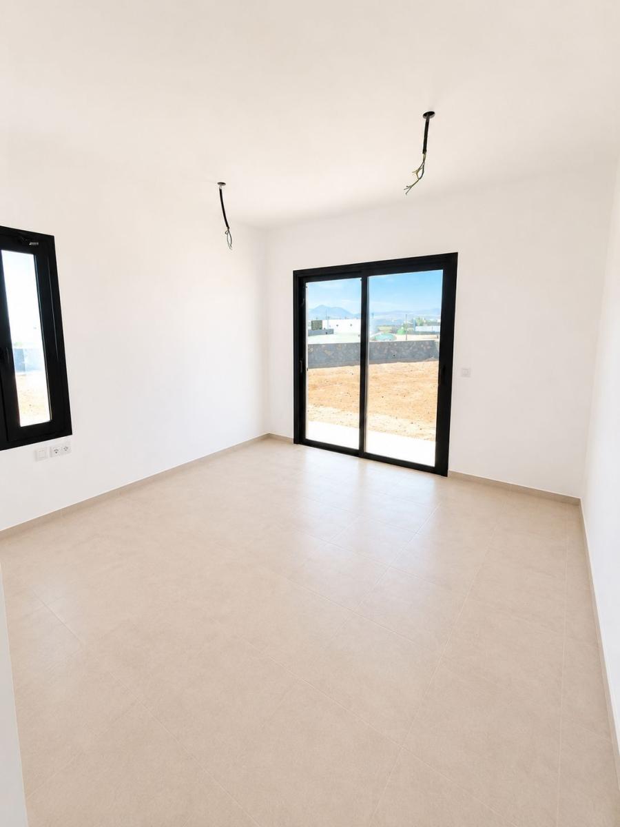 Chalet for Sale in La Oliva