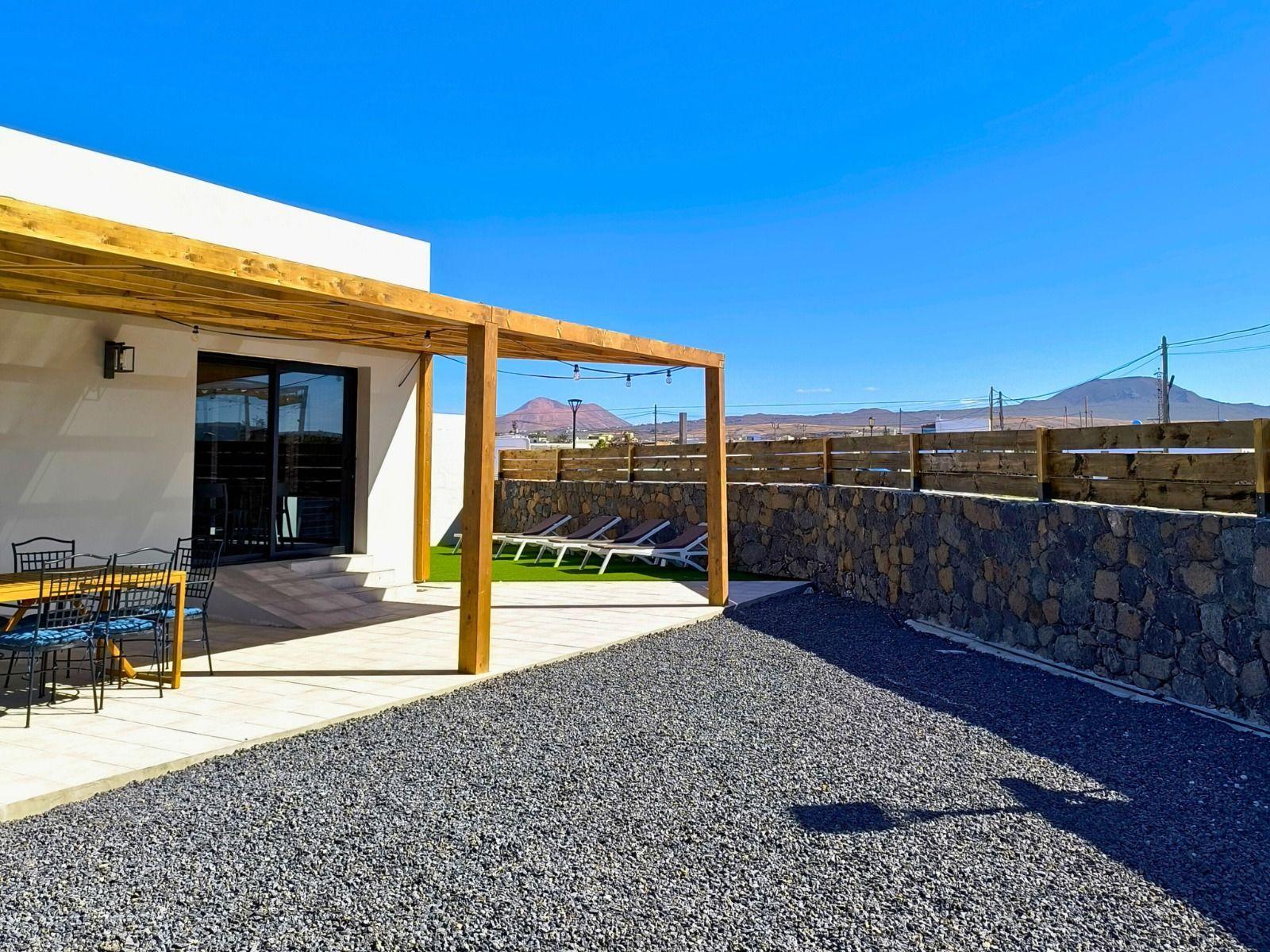 Chalet for Sale in La Oliva
