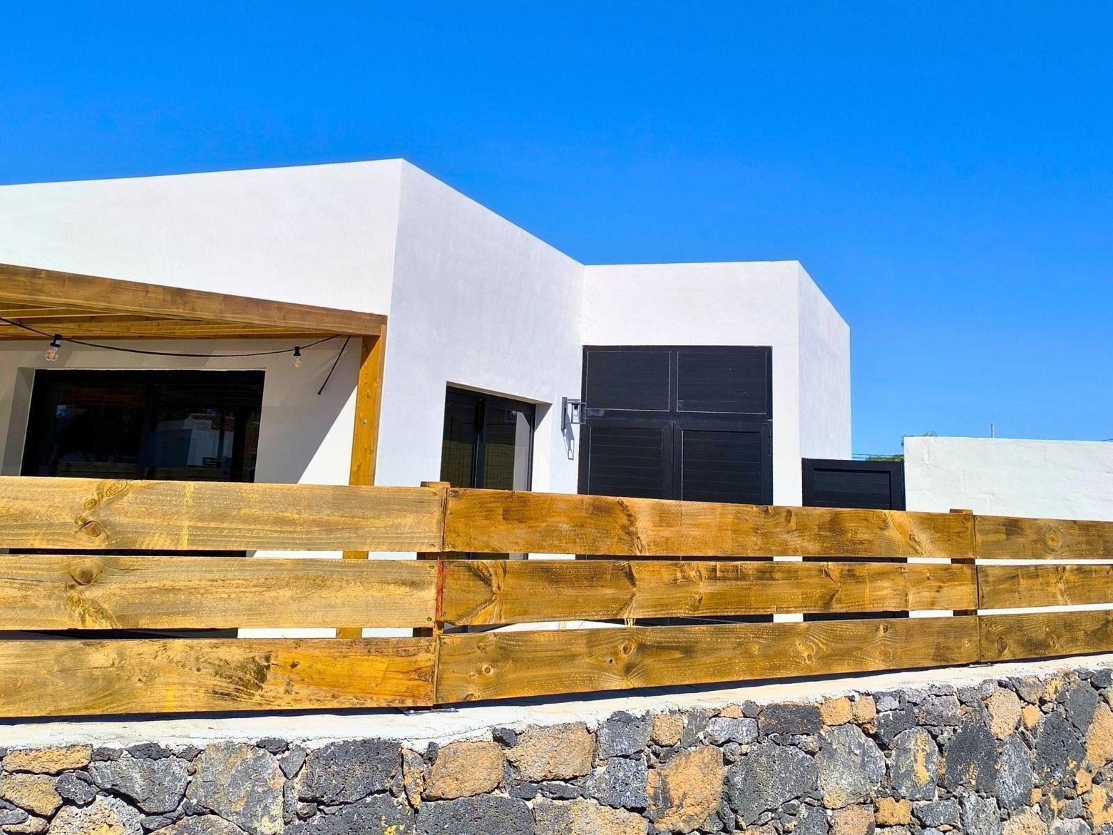 Chalet for Sale in La Oliva