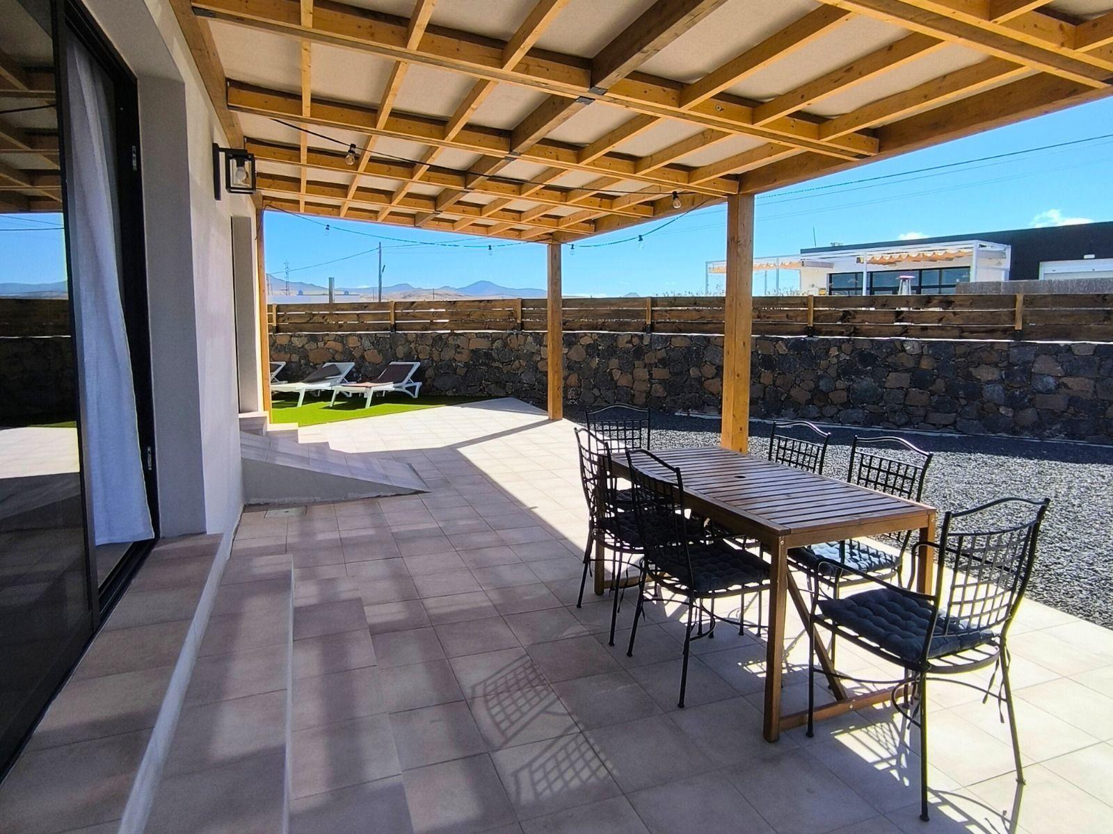 Chalet for Sale in La Oliva